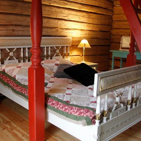 Hostal Cirkus Holken *
